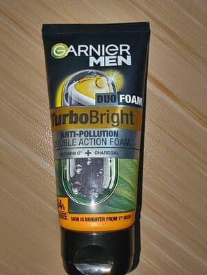 Garnier Facewash Garnier Man Turbo Bright