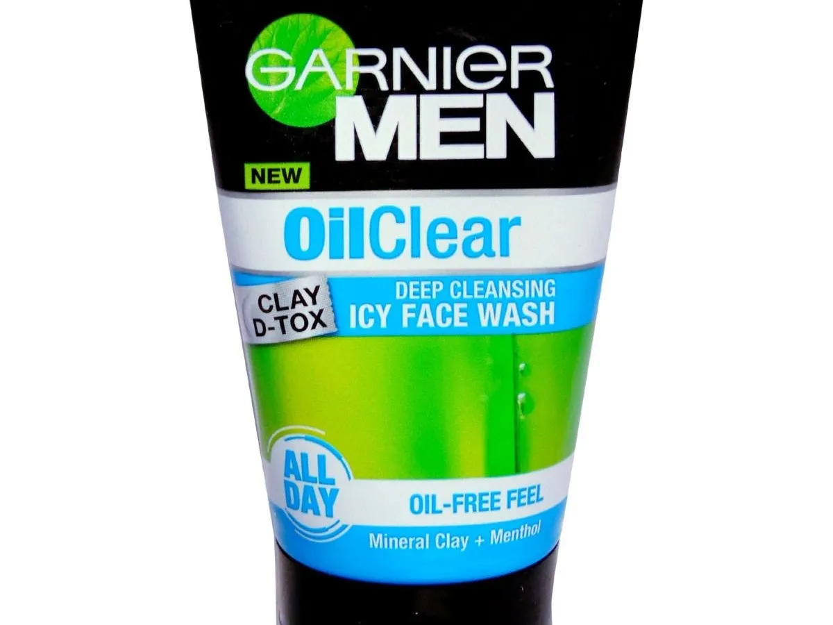 Garnier Men Oil Clear Face Wash