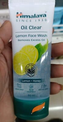 Himalaya Oil Clear Lemon Face Wash